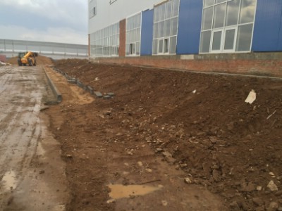 Укладка тротуарного бордюра