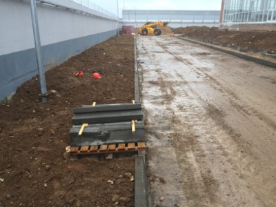 Укладка тротуарного бордюра