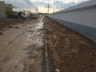 Укладка тротуарного бордюра